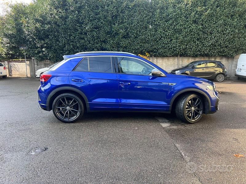 Usata VW T-Roc R-line 300 CV (220 kW) 2020 Blu SUV