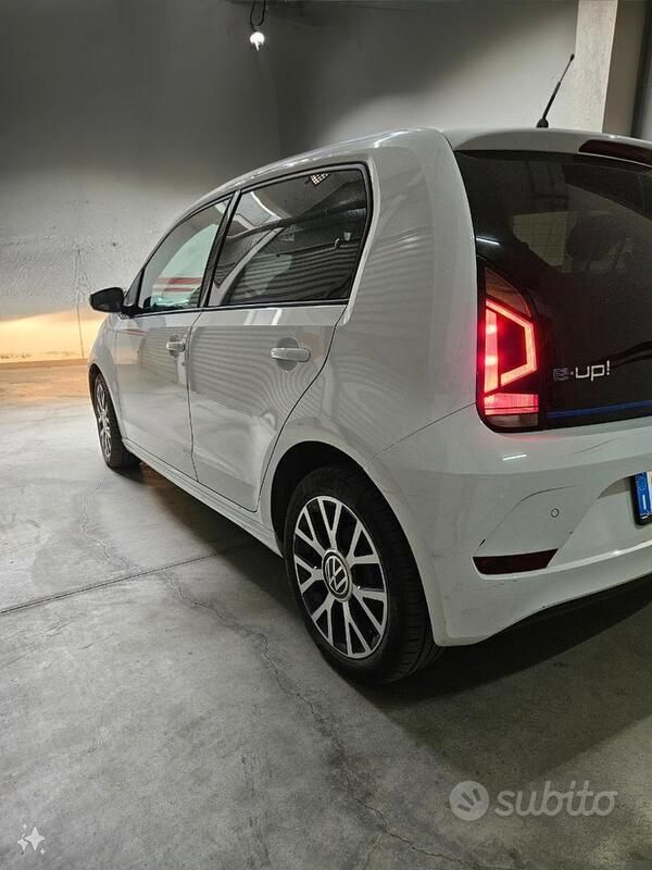 Usata VW e-up! Style 61 kW (83 CV) 2021 Bianco Utilitaria