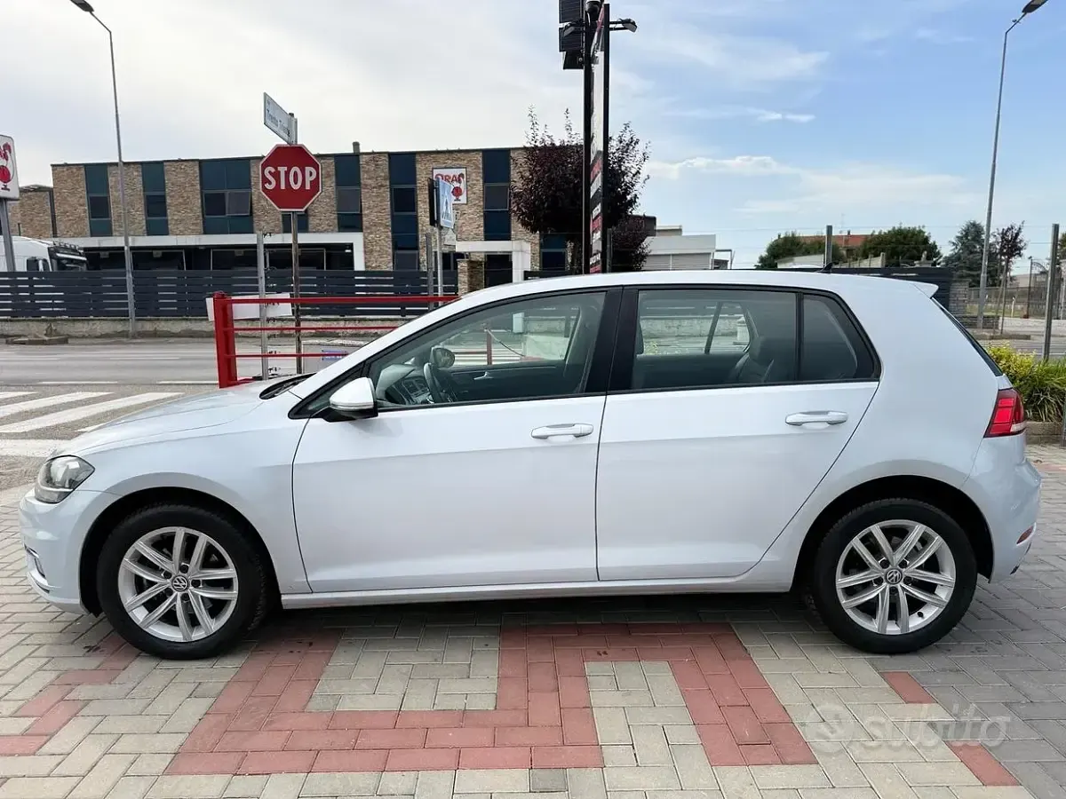 Usata VW Golf VII Sport 116 CV (85 kW) 2017 Bianco Berlina