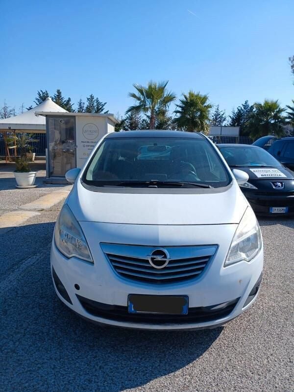 Bianco Usata 2012 Opel Meriva Monovolume | 1800 € (Super prezzo) - Immagine 1/4