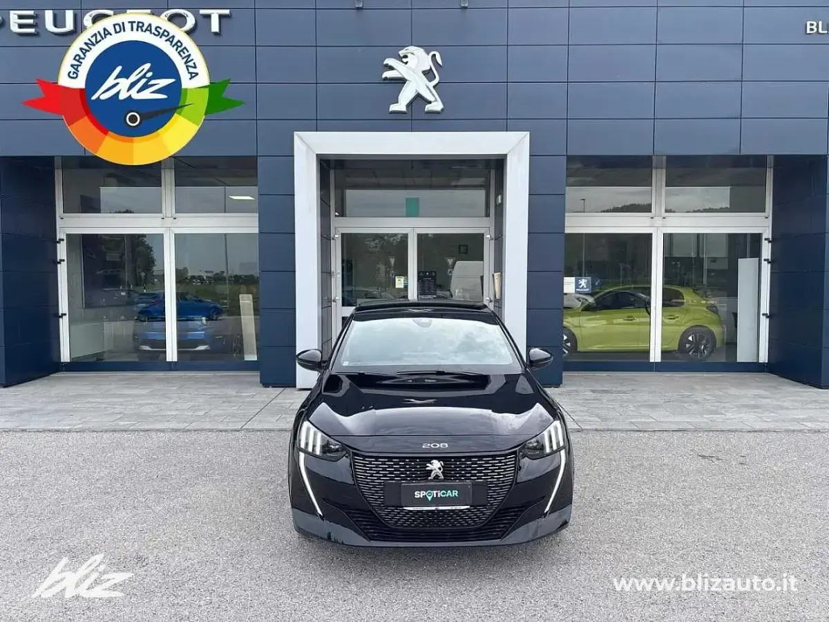 Usata Peugeot 208 GT 101 CV (74 kW) 2023 Nero Utilitaria