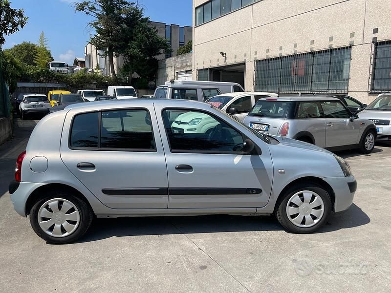 Gebraucht Renault Clio II Expression 58 PS (42 kW) 2003 Grau Kleinwagen