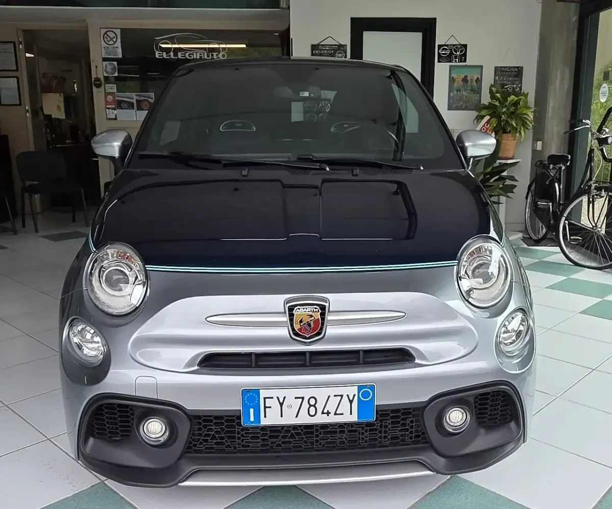 Usata Abarth 695 180 CV (132 kW) 2018 Argento Utilitaria