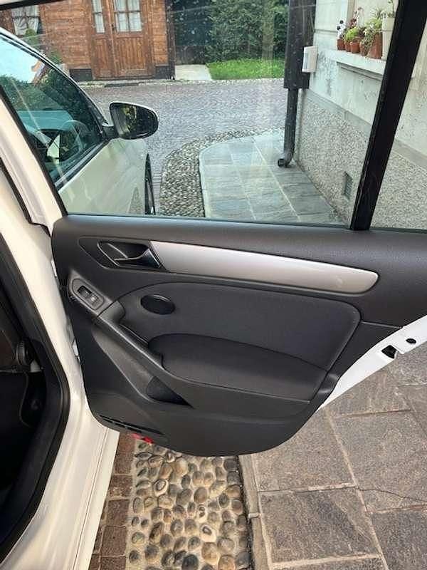 Usata VW Golf VI Edition 122 CV (89 kW) 2011 Bianco Utilitaria