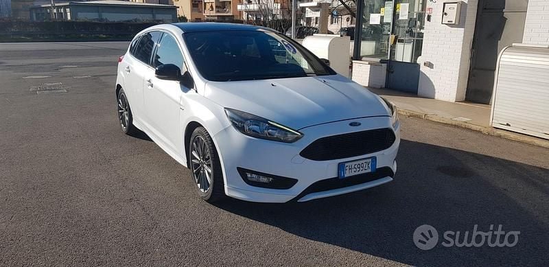 Usata Ford Focus ST-Line 125 CV (91 kW) 2017 Bianco Berlina