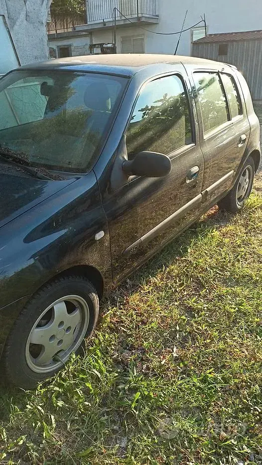 Usata Renault Clio 65 CV (47 kW) 2004 Utilitaria