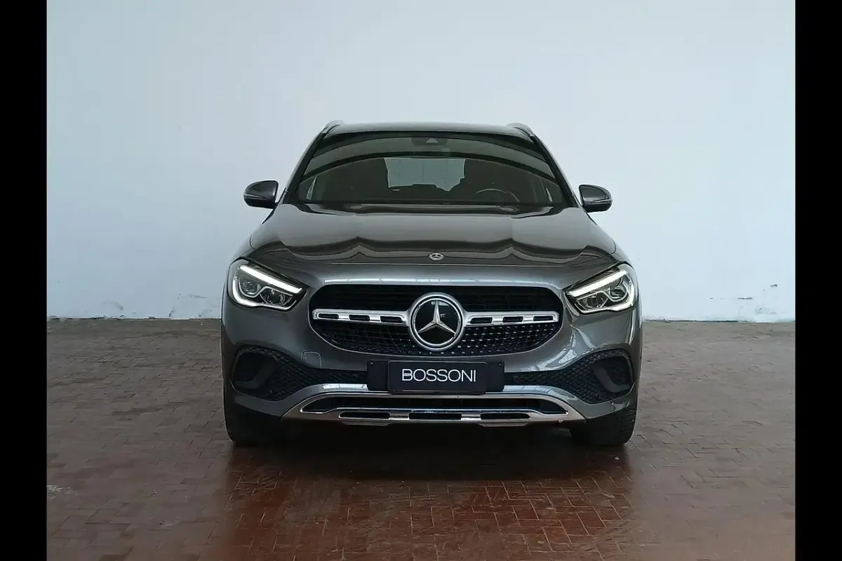 Usata Mercedes GLA200 150 CV (110 kW) 2022 Grigio ardesia SUV