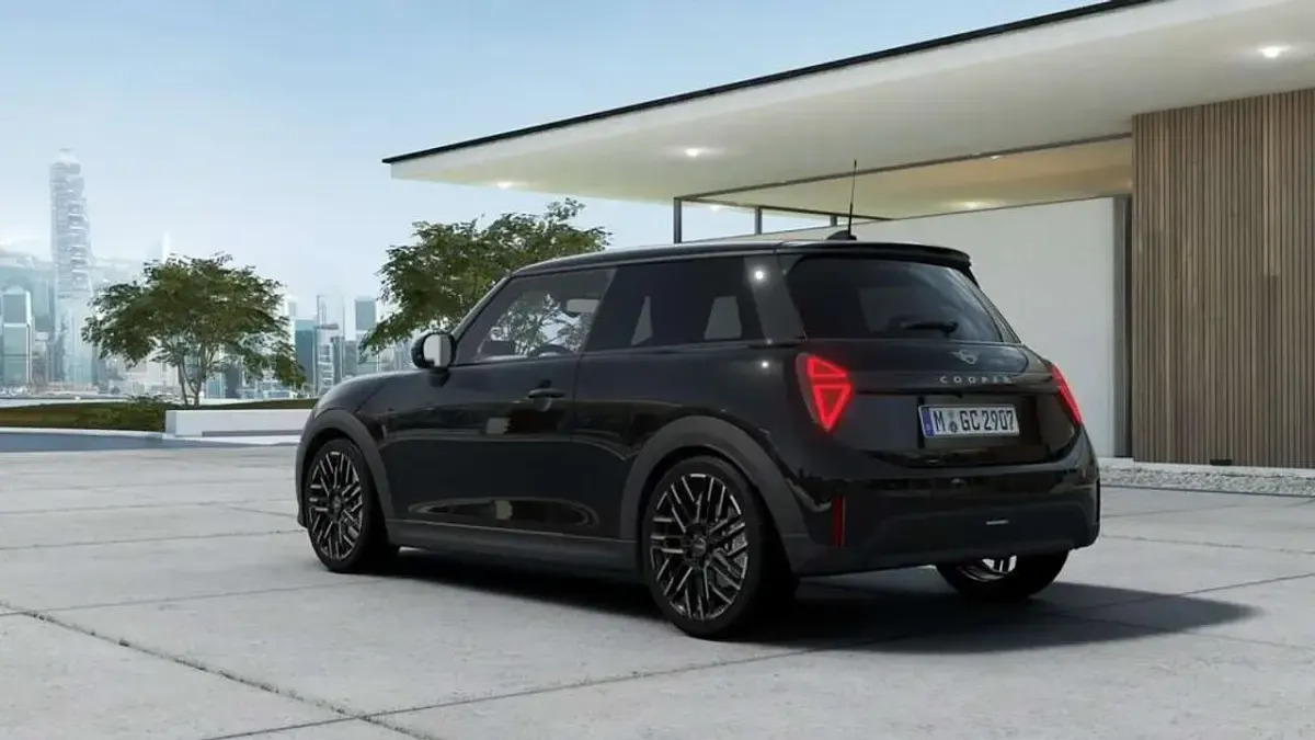 Nuova Mini Cooper S Favoured 204 CV (150 kW) 2026 Midnight black ii Utilitaria