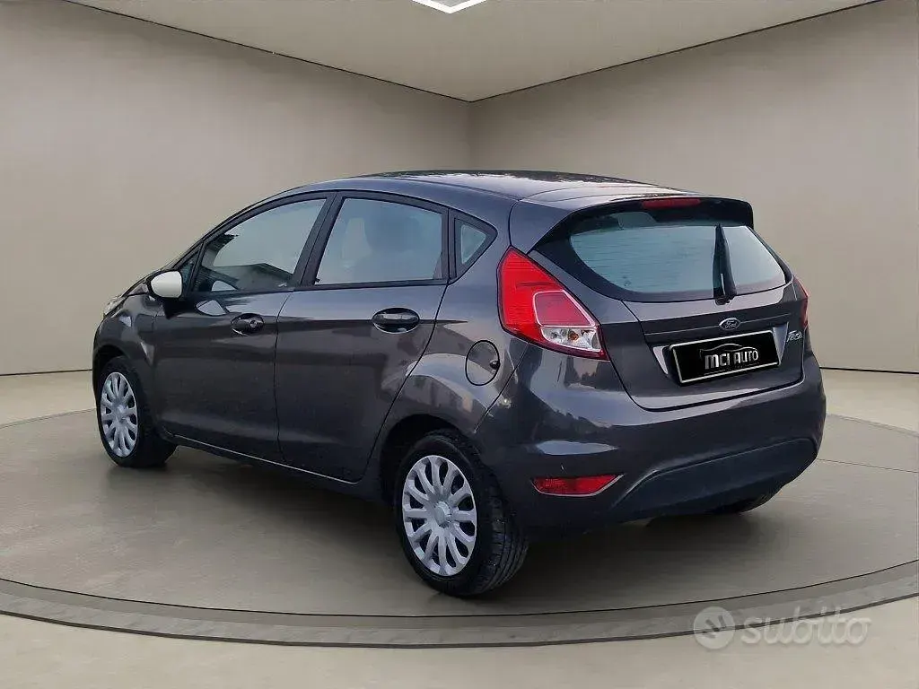 Usata Ford Fiesta Titanium 75 CV (55 kW) 2017 Grigio Utilitaria
