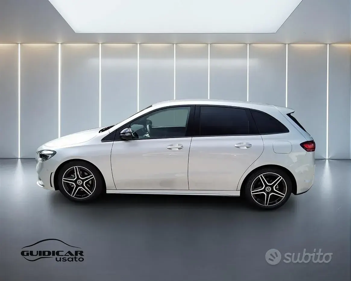 Usata Mercedes B180 AMG line 116 CV (85 kW) 2024 Argento iridio metallizzato Utilitaria