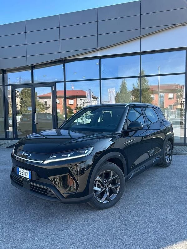 Usata BYD Atto 2 Active 64 kW (88 CV) 2025 Obsidian black SUV