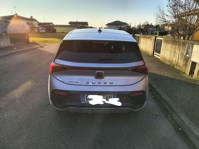 Usata Cupra Born 69 kW (95 CV) 2023 Grigio Utilitaria