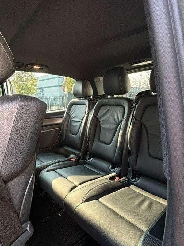 Usata Mercedes V250 140 CV (102 kW) 2023 Argento Monovolume