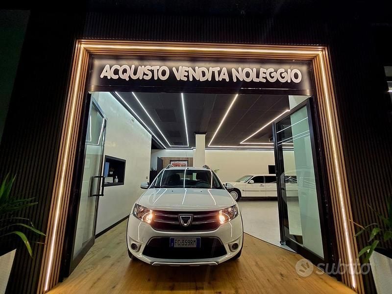 Usata Dacia Sandero Stepway 90 CV (66 kW) 2017 Bianco Berlina