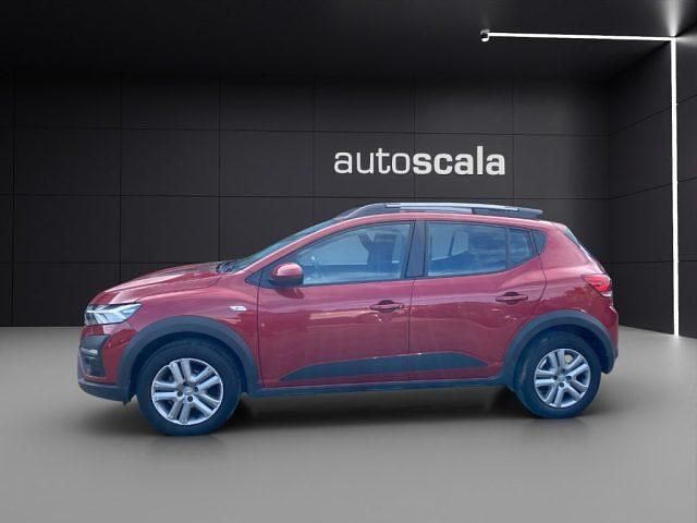 Usata Dacia Sandero Comfort 101 CV (74 kW) 2022 Rosso fusion Berlina