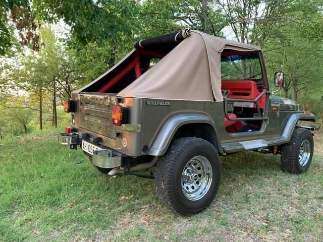 Usata Jeep Wrangler Laredo 103 CV (75 kW) 1990 Verde SUV