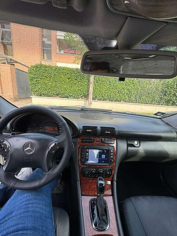 Usata Mercedes C220 Classic 143 CV (105 kW) 2003 Bianco Berlina