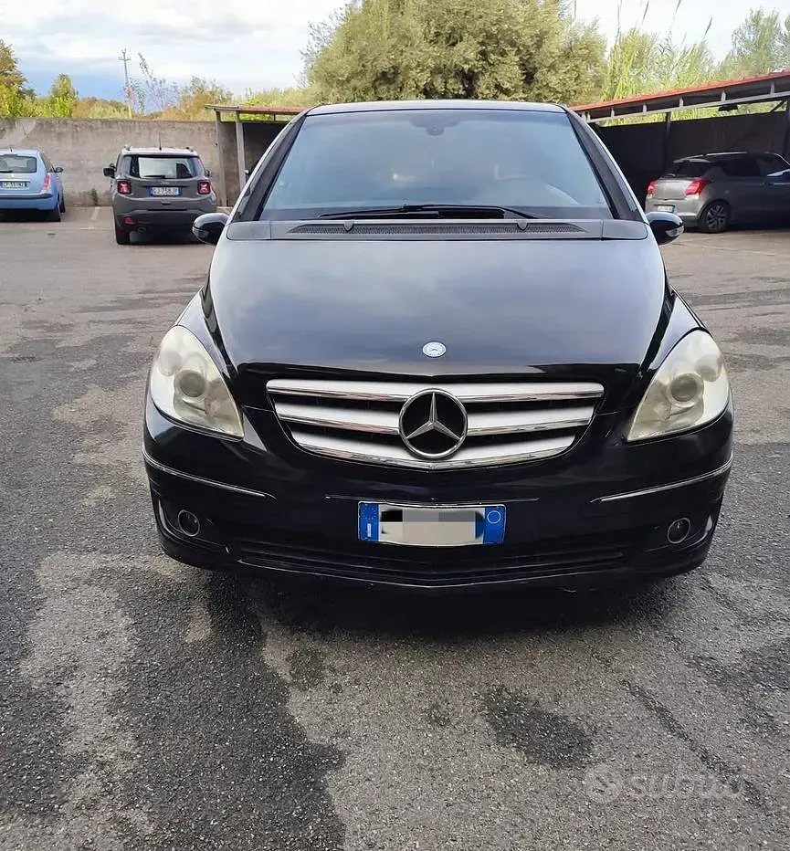 Usata Mercedes B180 140 CV (102 kW) 2007 Nero Monovolume