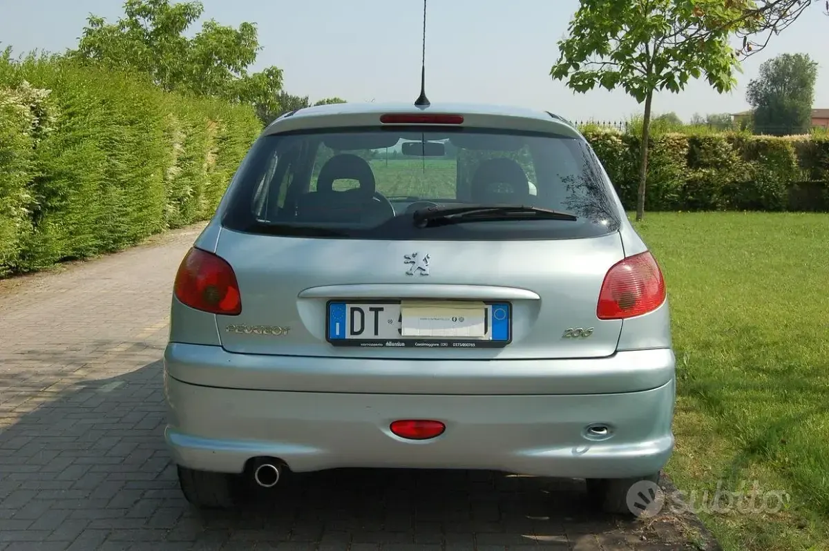 Usata Peugeot 206 75 CV (55 kW) 2009 Berlina