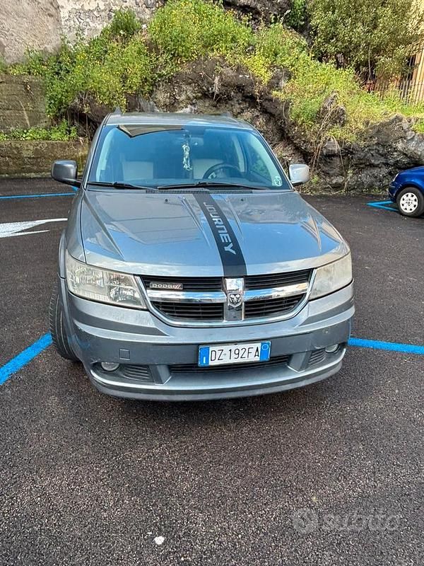 Usata Dodge Journey 140 CV (102 kW) 2009 Grigio SUV