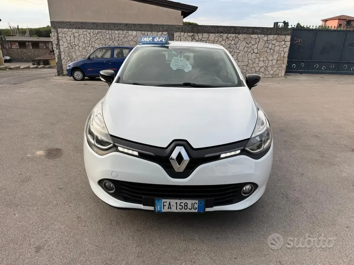 Usata Renault Clio IV 72 CV (52 kW) 2015 Bianco Berlina