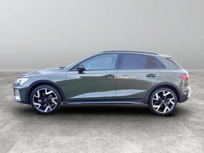 Usata Audi A3 150 CV (110 kW) 2024 Verde distretto metallizzato SUV
