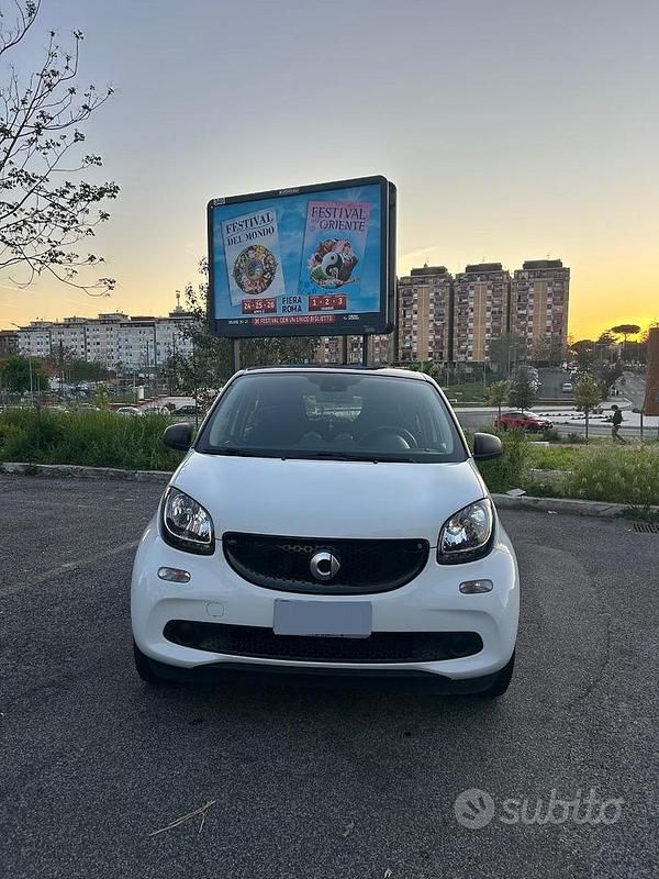Usata Smart ForFour Passion 2018 Bianco Utilitaria