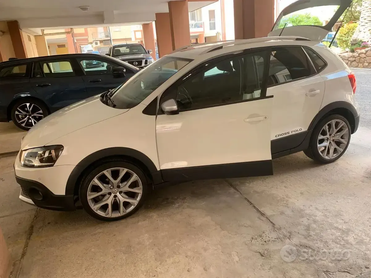 Usata VW Polo Cross 54 CV (39 kW) 2016 Bianco Utilitaria