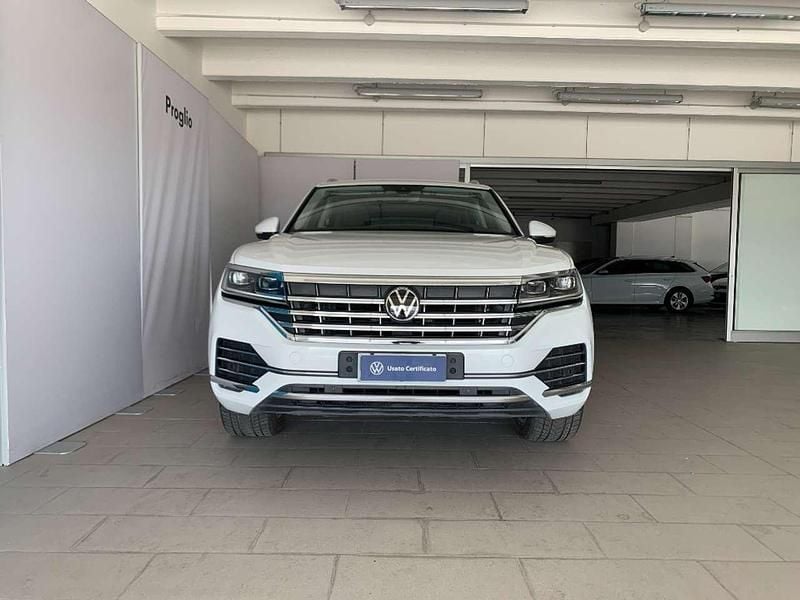 Usata VW Touareg Elegance 231 CV (169 kW) 2023 0q bianco puro SUV