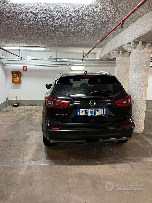 Usata Nissan Qashqai N-Connecta 115 CV (84 kW) 2019 Nero SUV
