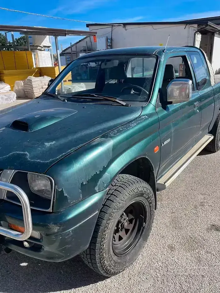 Usata Mitsubishi L200 99 CV (72 kW) 1997 Verde Pick-up