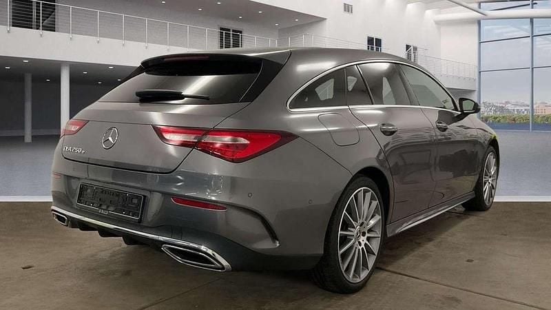 Begagnad Mercedes CLA250 Premium 218 HK (160 kW) 2023 Grå Sedan