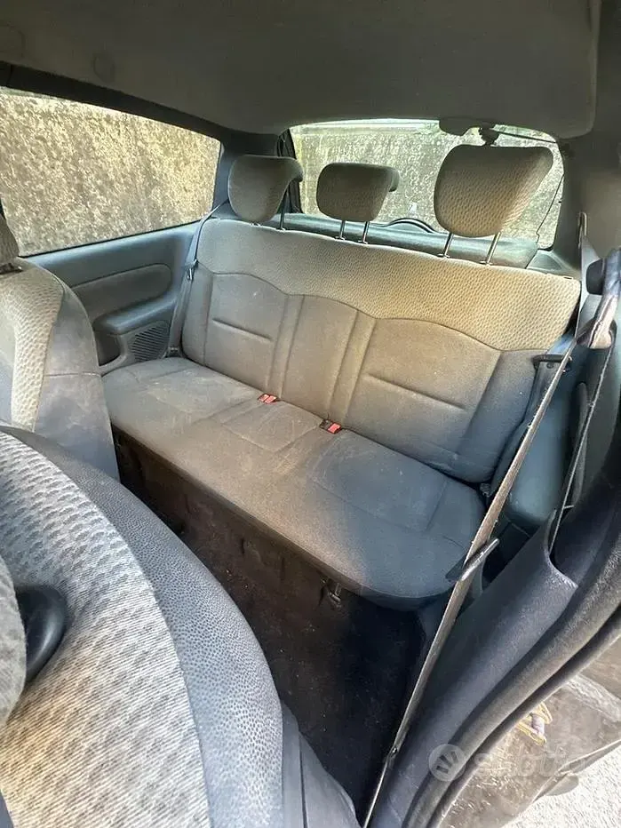 Usata Renault Clio II 58 CV (42 kW) 2004 Nero Berlina