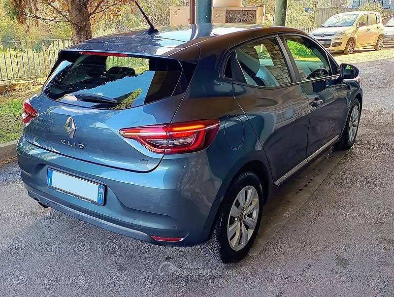 Usata Renault Clio V 101 CV (74 kW) 2020 Gray Berlina