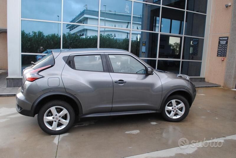 Usata Nissan Juke Visia 110 CV (80 kW) 2015 Grigio SUV