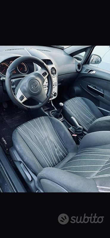 Usata Opel Corsa 75 CV (55 kW) 2008 Nero Coupé