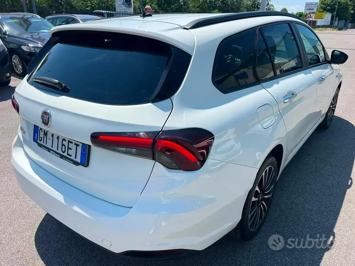 Usata Fiat Tipo City Life 131 CV (96 kW) 2022 Bianco Station wagon