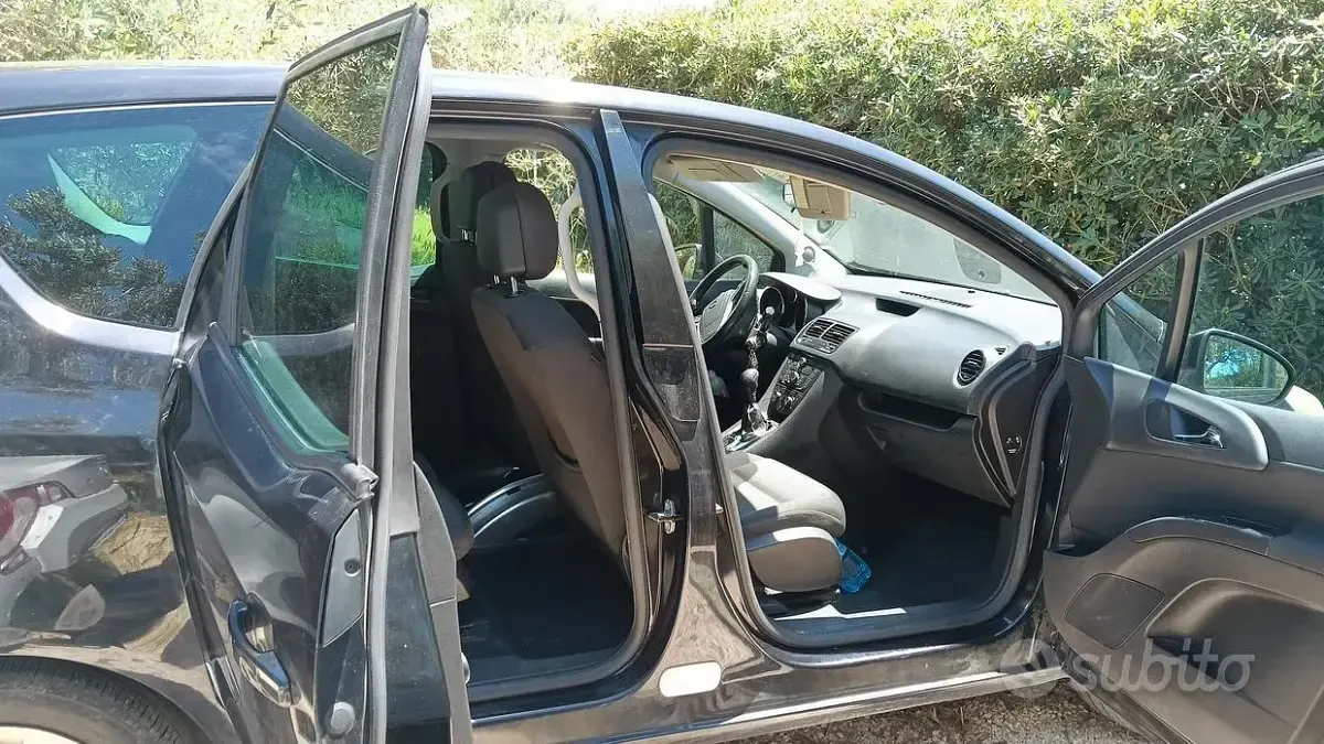 Usata Opel Meriva 95 CV (69 kW) 2011 Monovolume