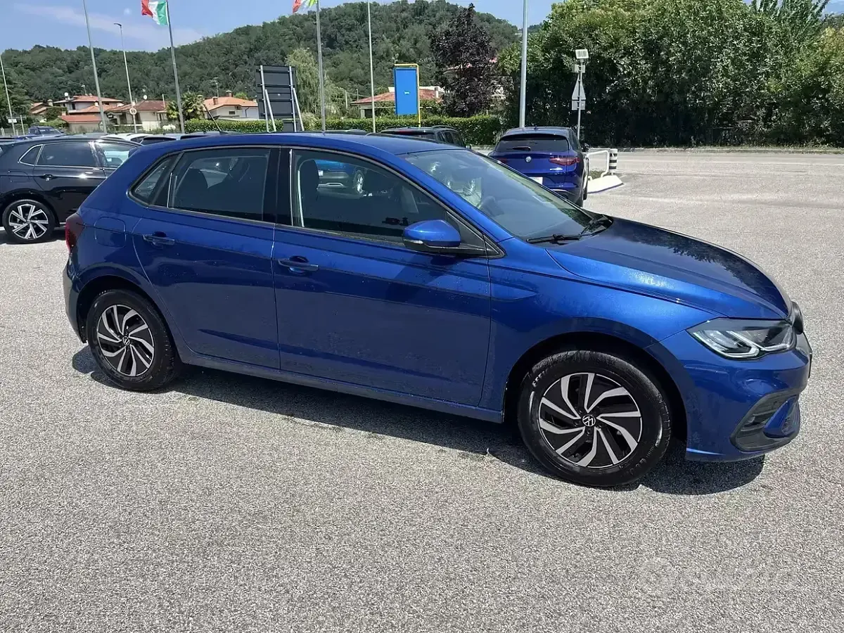 Usata VW Polo Life 95 CV (69 kW) 2023 Bluazzurro Utilitaria