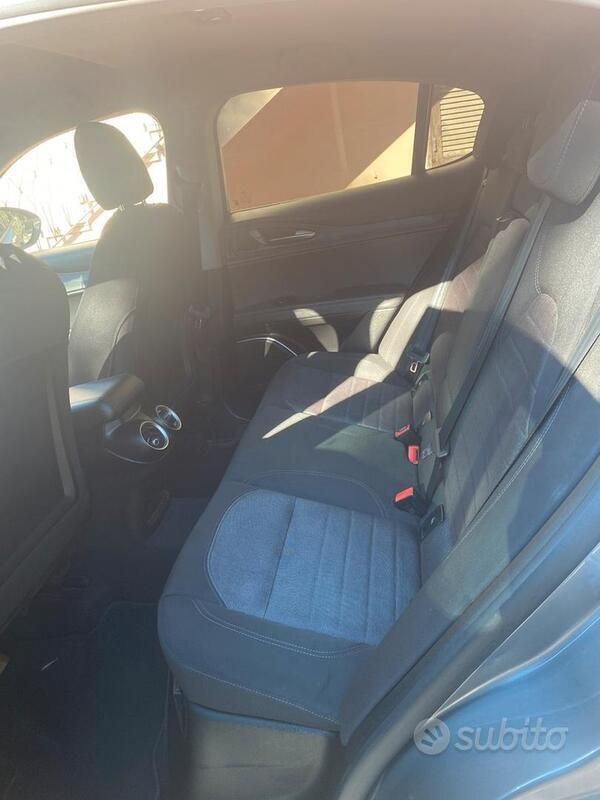 Grigio Usata 2019 Alfa Romeo Stelvio Tech Edition SUV | 23.000 € (Buon prezzo) - Immagine 1/4