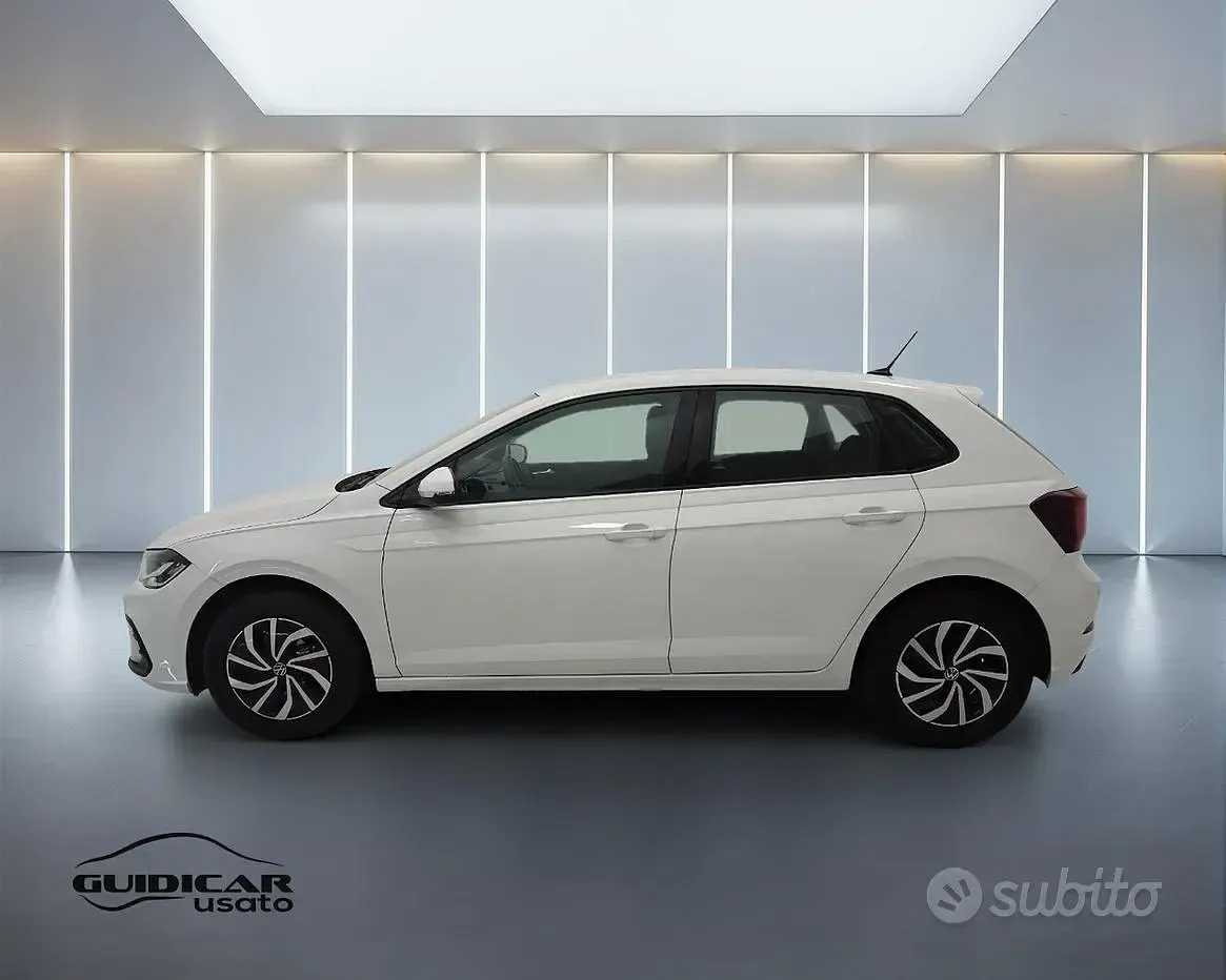 Usata VW Polo Life 95 CV (69 kW) 2023 Bianco Utilitaria