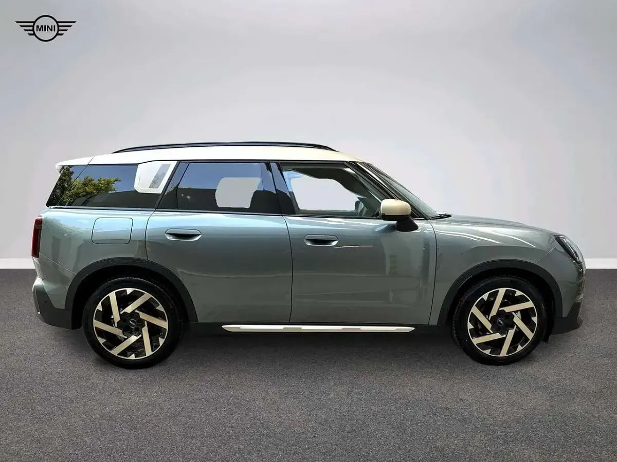 Nuova Mini Countryman Favoured 150 kW (204 CV) 2026 Verde SUV