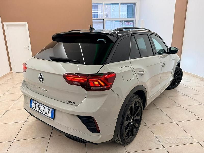 Usata VW T-Roc R-line 150 CV (110 kW) 2024 Grigio SUV