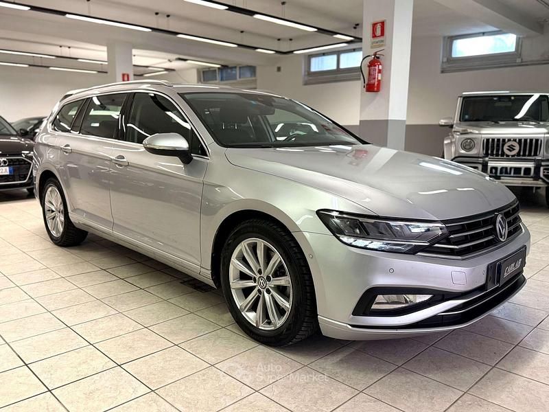 Usata VW Passat Business 120 CV (88 kW) 2020 Argento Station wagon