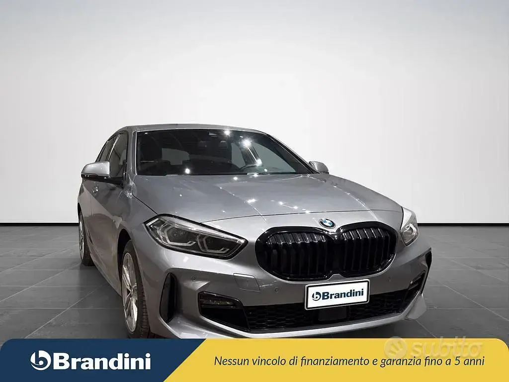 Usata BMW 116 M Sport 116 CV (85 kW) 2023 Skyscraper grey metallic Utilitaria