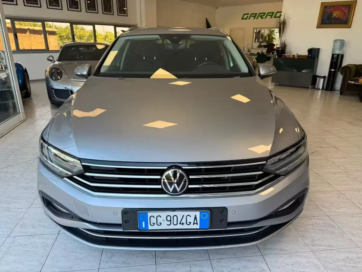 Usata VW Passat 122 CV (89 kW) 2021 Argento Station wagon