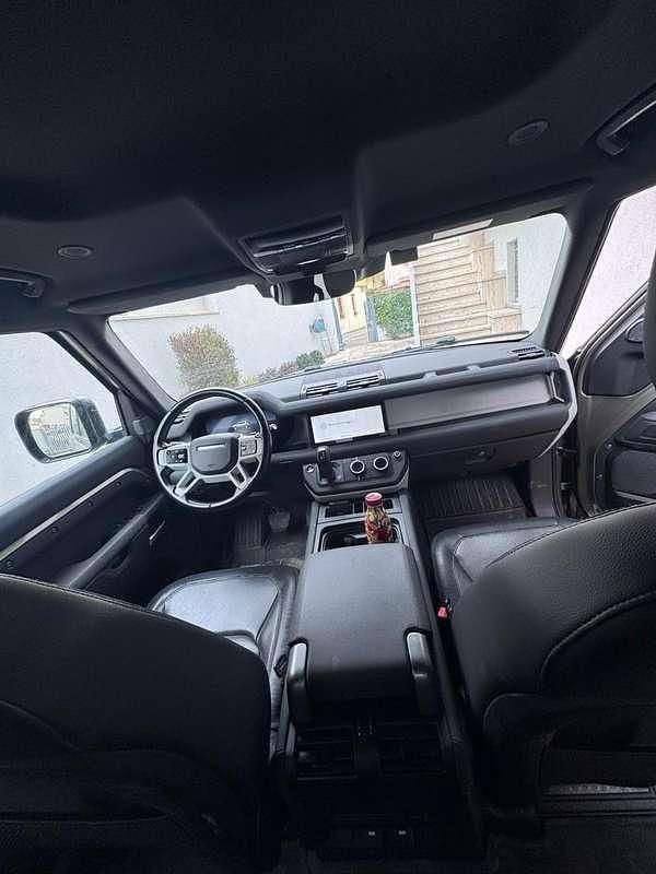 Usata Land Rover Defender SE Dynamic 200 CV (147 kW) 2023 Verde SUV