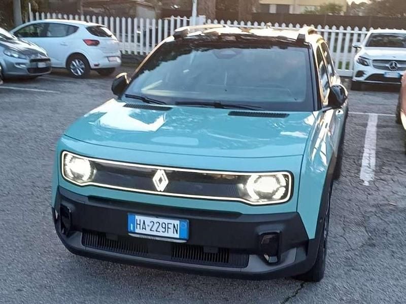 Usata Renault 4 E-Tech Komfort 77 kW (106 CV) 2025 Hautsdefranceverde tetto nero SUV