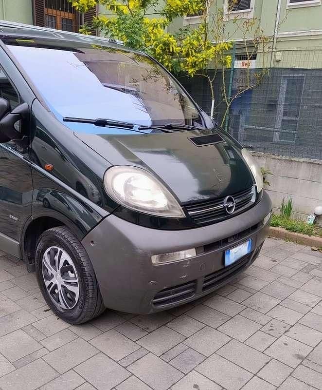 Usata Opel Vivaro 101 CV (74 kW) 2004 Verde Monovolume