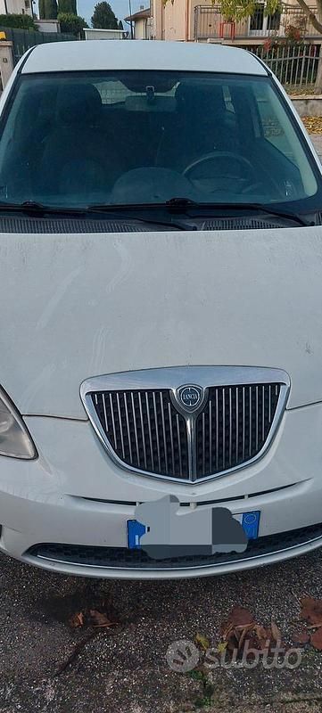 Usata 2011 Lancia Ypsilon Due volumi | 3000 € (Ottimo prezzo) - Immagine 1/4